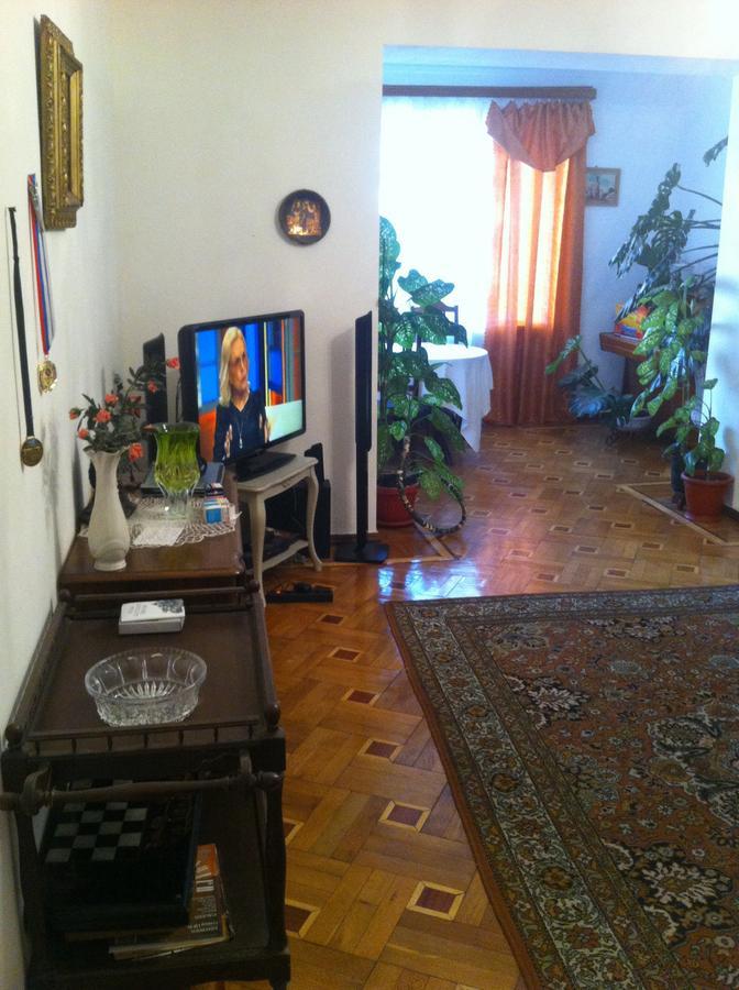 Homestay On Akademika Sakharova Sukhumi Exterior foto