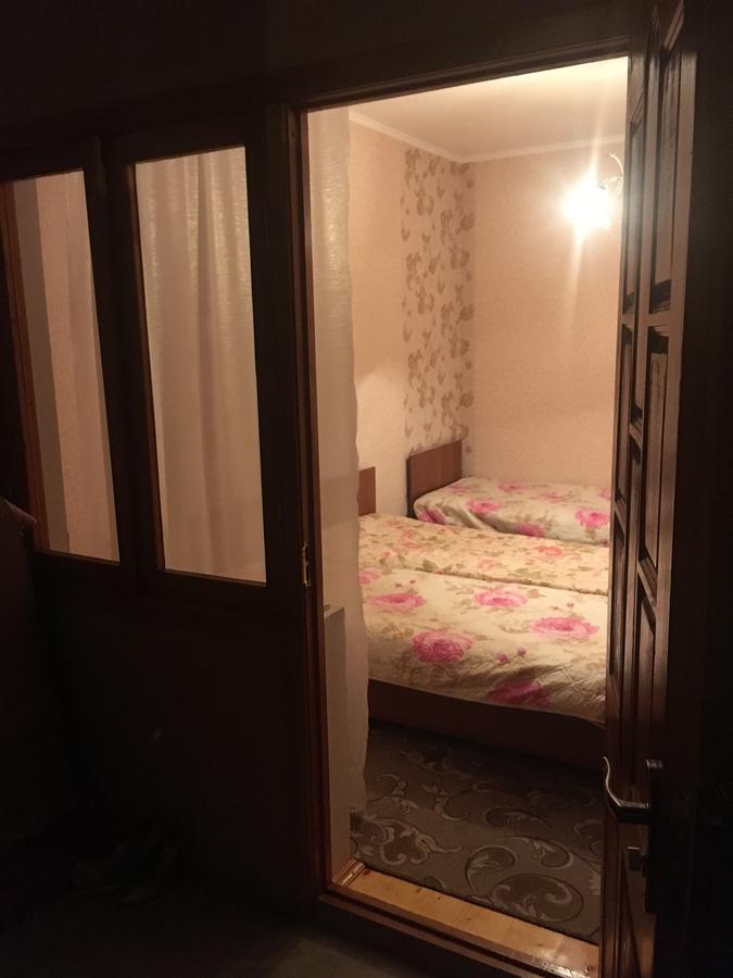 Homestay On Akademika Sakharova Sukhumi Exterior foto